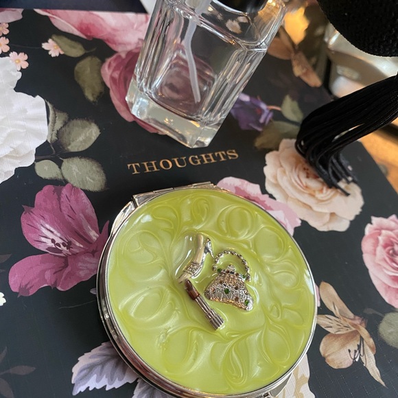 Compact purse mirror - Picture 6 of 6